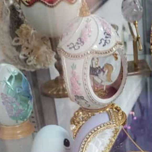 Selena Quintanilla Styled egg - Picture 5 of 6